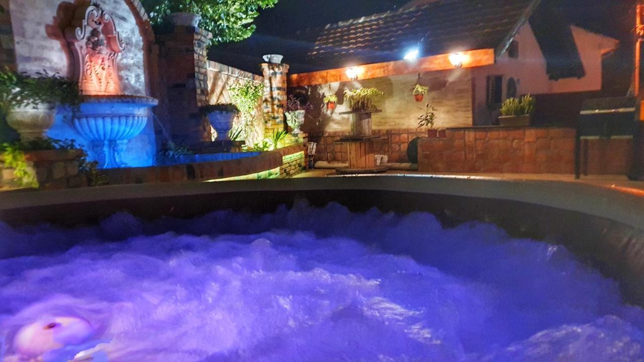 Castello Inn Smederevska Palanka エクステリア 写真