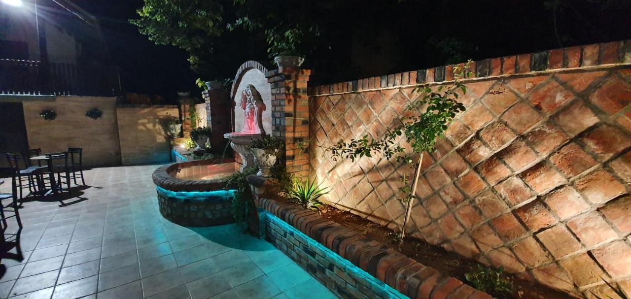 Castello Inn Smederevska Palanka エクステリア 写真