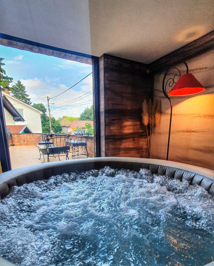 Castello Inn Smederevska Palanka エクステリア 写真