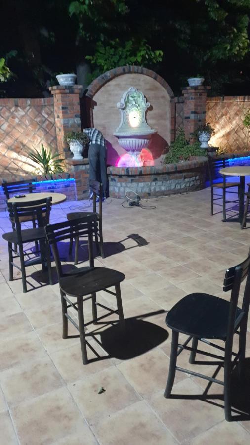 Castello Inn Smederevska Palanka エクステリア 写真