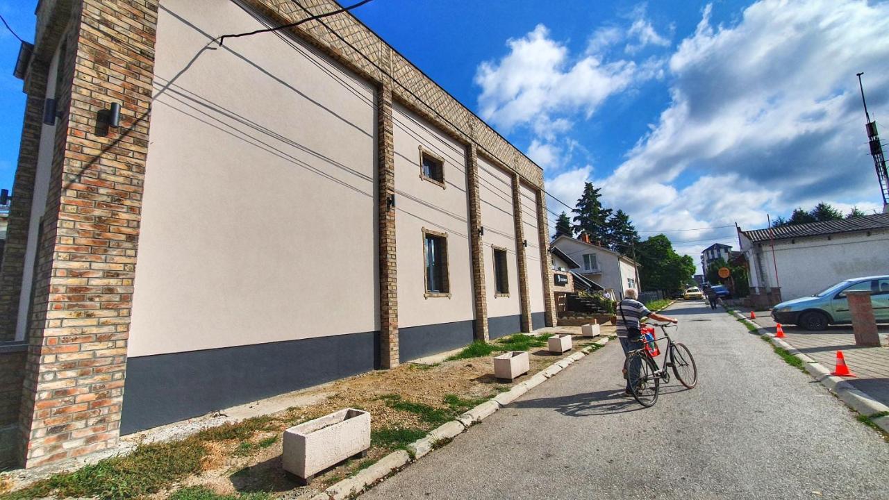 Castello Inn Smederevska Palanka エクステリア 写真